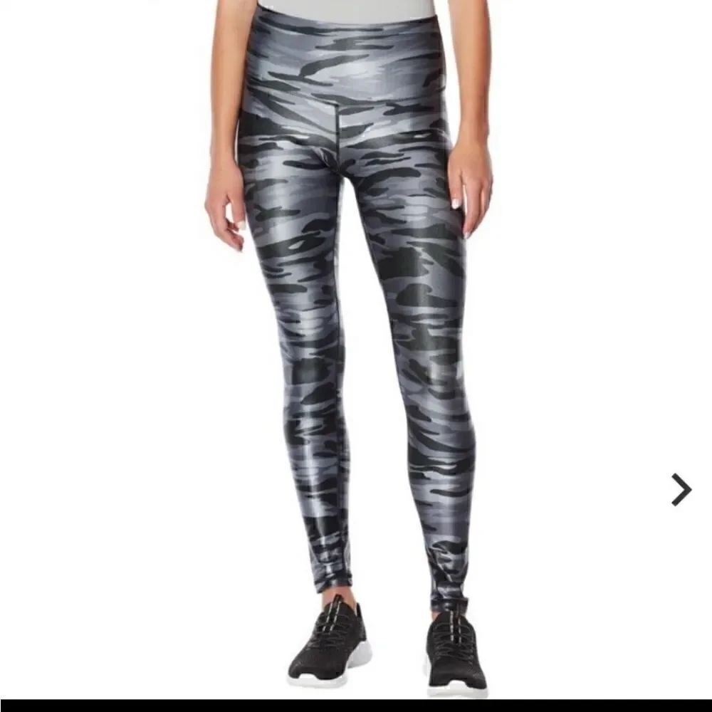 DYI High Shine Printed Shimmer Cargo Leggings Nwt